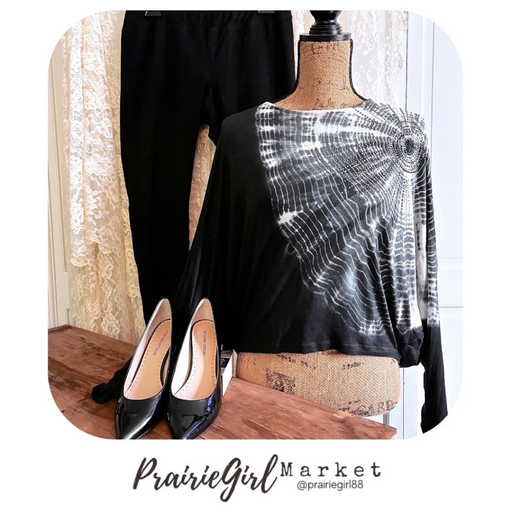 Casual Freedom - Black & White, Glitzy Spider Web Print Slouchy Top - Size S